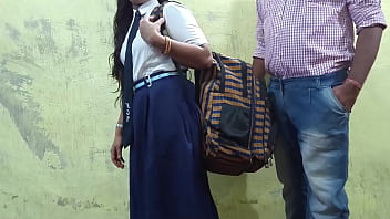 Mumbai Ashu, Indian college girl, punishes her teacher for her own good